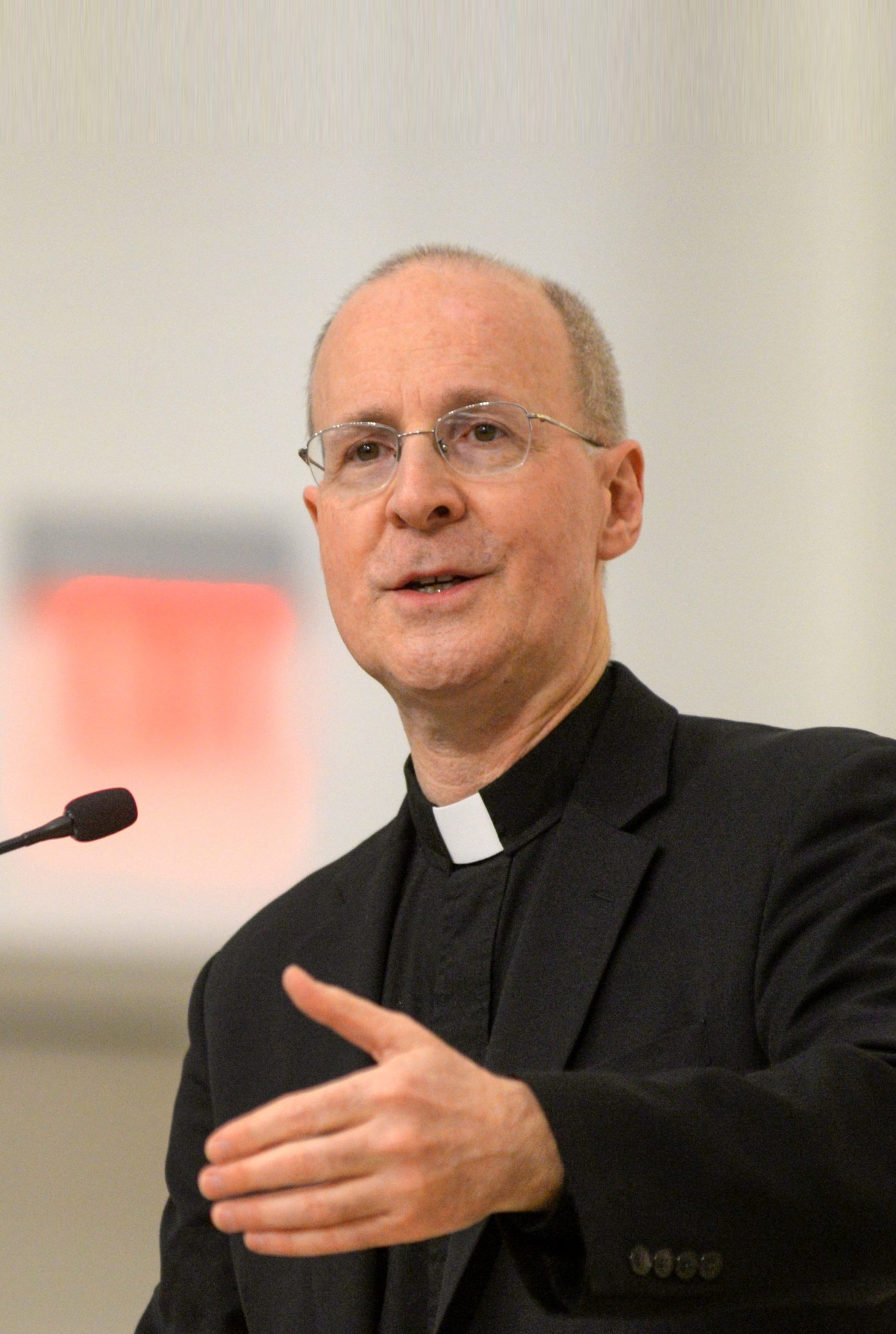 Two US cardinals back Fr James Martin’s LGBT outreach conference