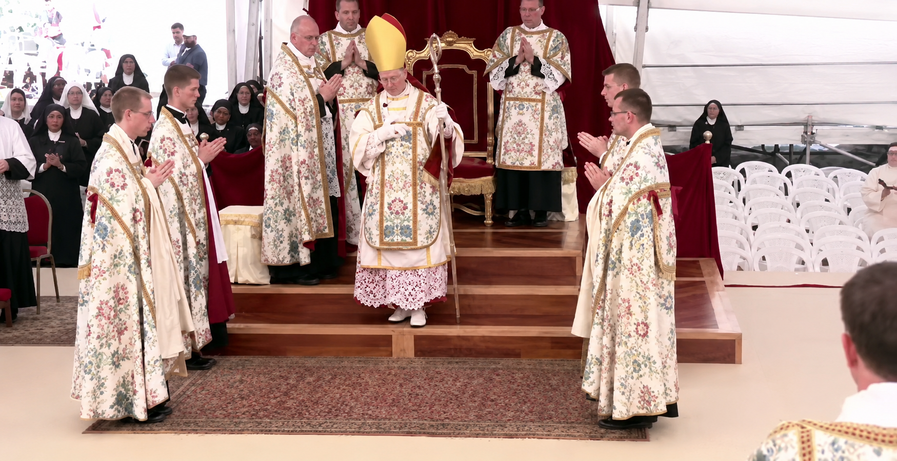 LIVE from Écône: First Pontifical Mass of SSPX Bishop Schreiber