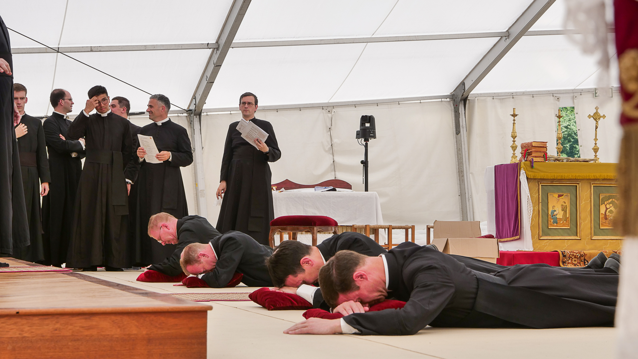 SSPX consecrate Bishops without Papal mandate